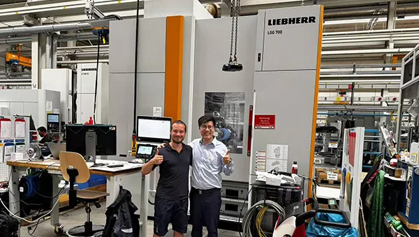 Machine à rectifier les engrenages Liebherr