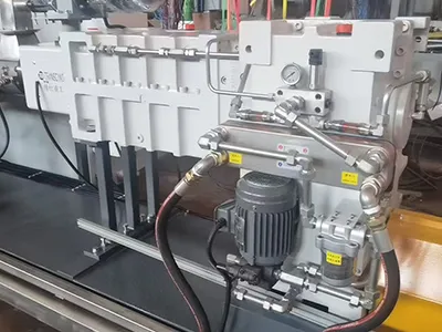 Réducteurs série CORP Pour extrudeuse deux vis contrarotative parallèle
